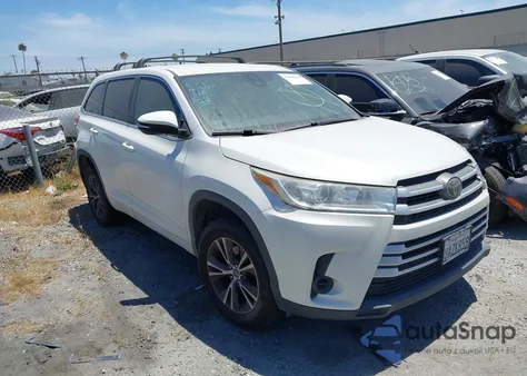 2018 Toyota Highlander Le z USA, uszkodzony, nr VIN 5TDZARFH8JS033218